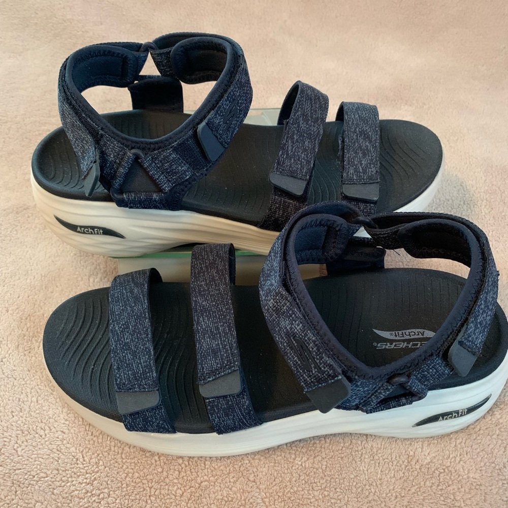 Skechers arch fit navy blue sandals adjustable straps women’s size 8